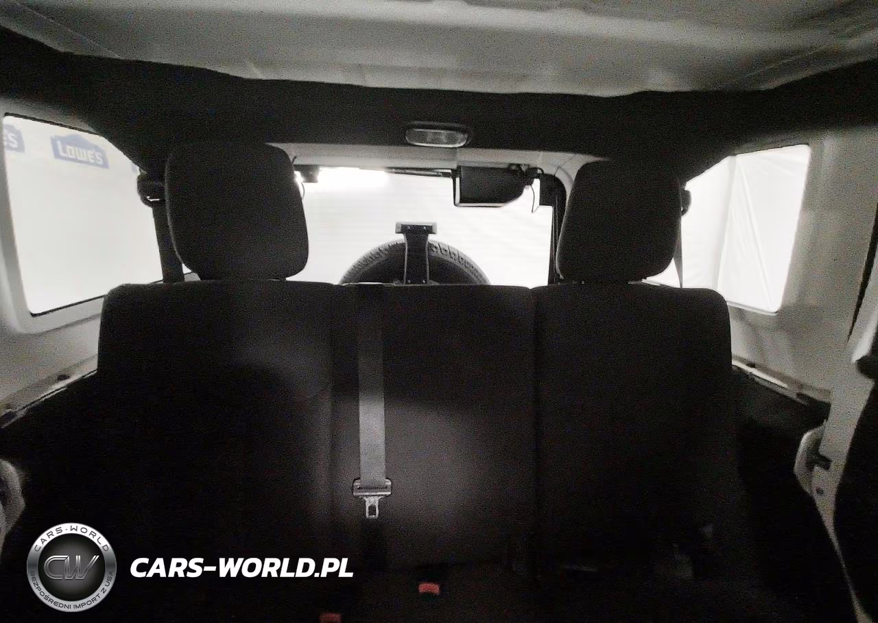 2015 Jeep Wrangler Unlimited Sport VIN:1C4HJWDG4FL580497 - 10