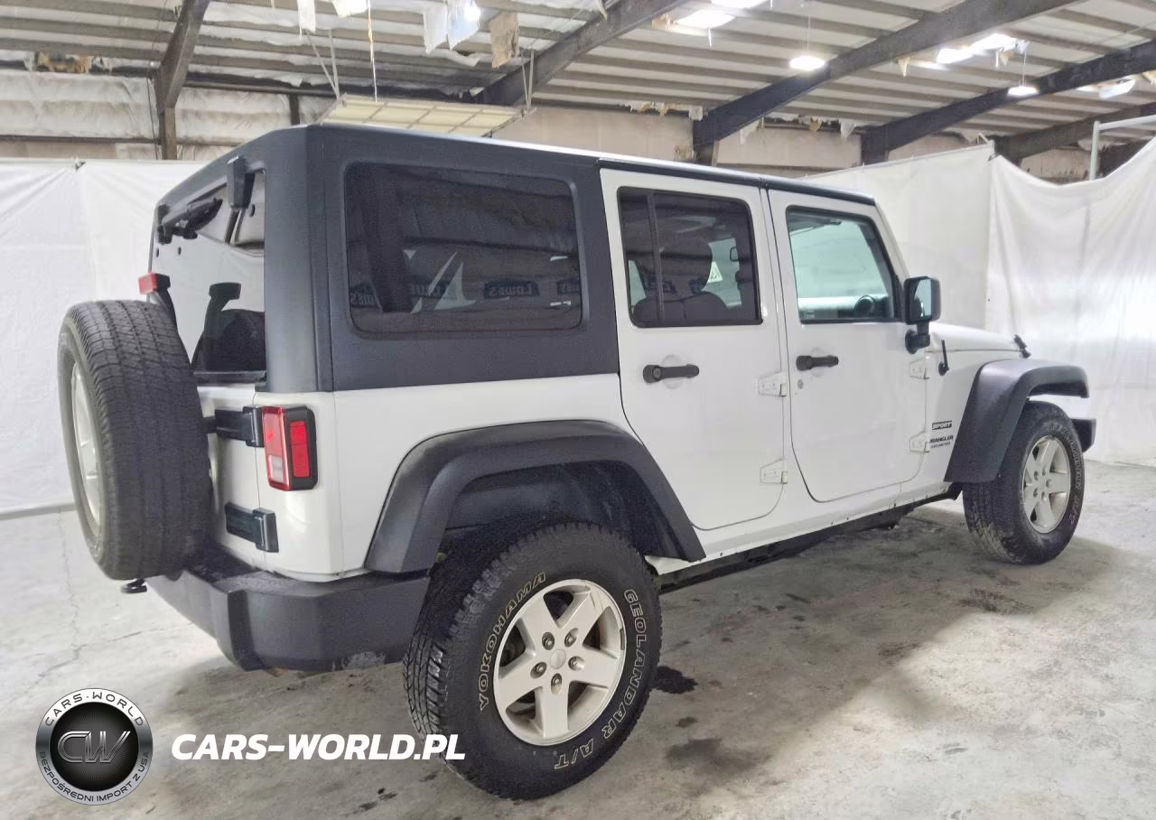 2015 Jeep Wrangler Unlimited Sport VIN:1C4HJWDG4FL580497 - 3