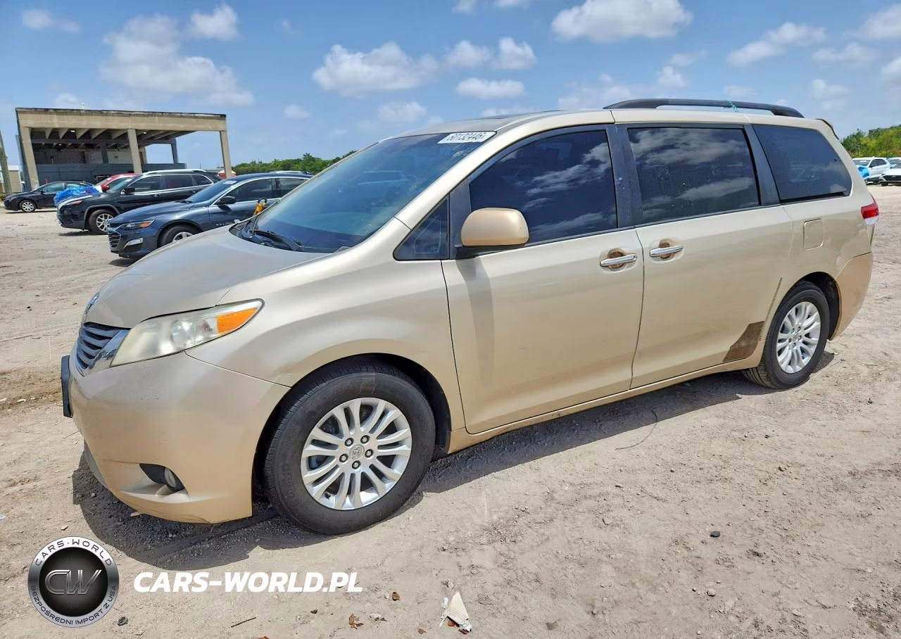 2014 Toyota Sienna Xle 8-Passenger