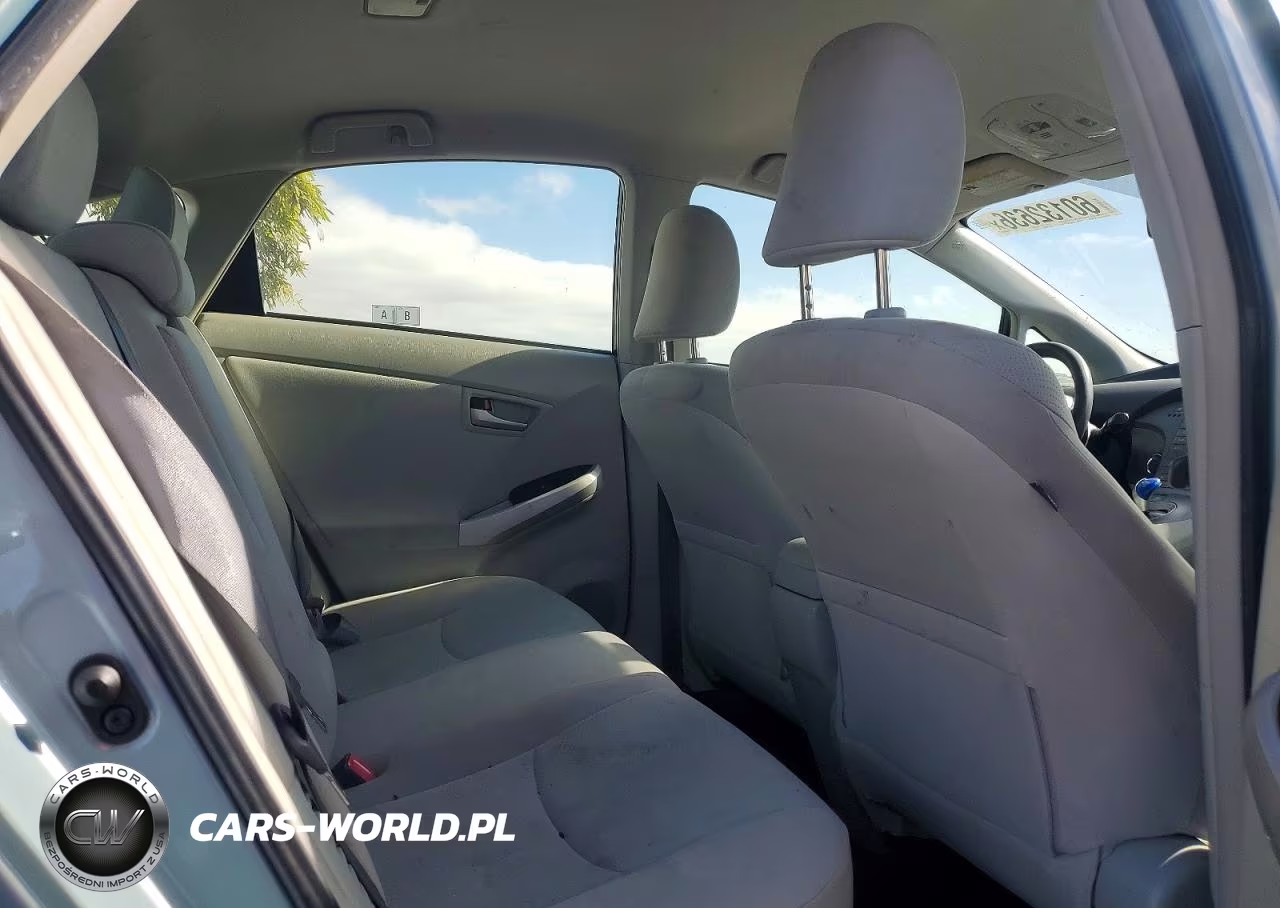 2013 Toyota Prius Three VIN:JTDKN3DU4D5646207 - 10