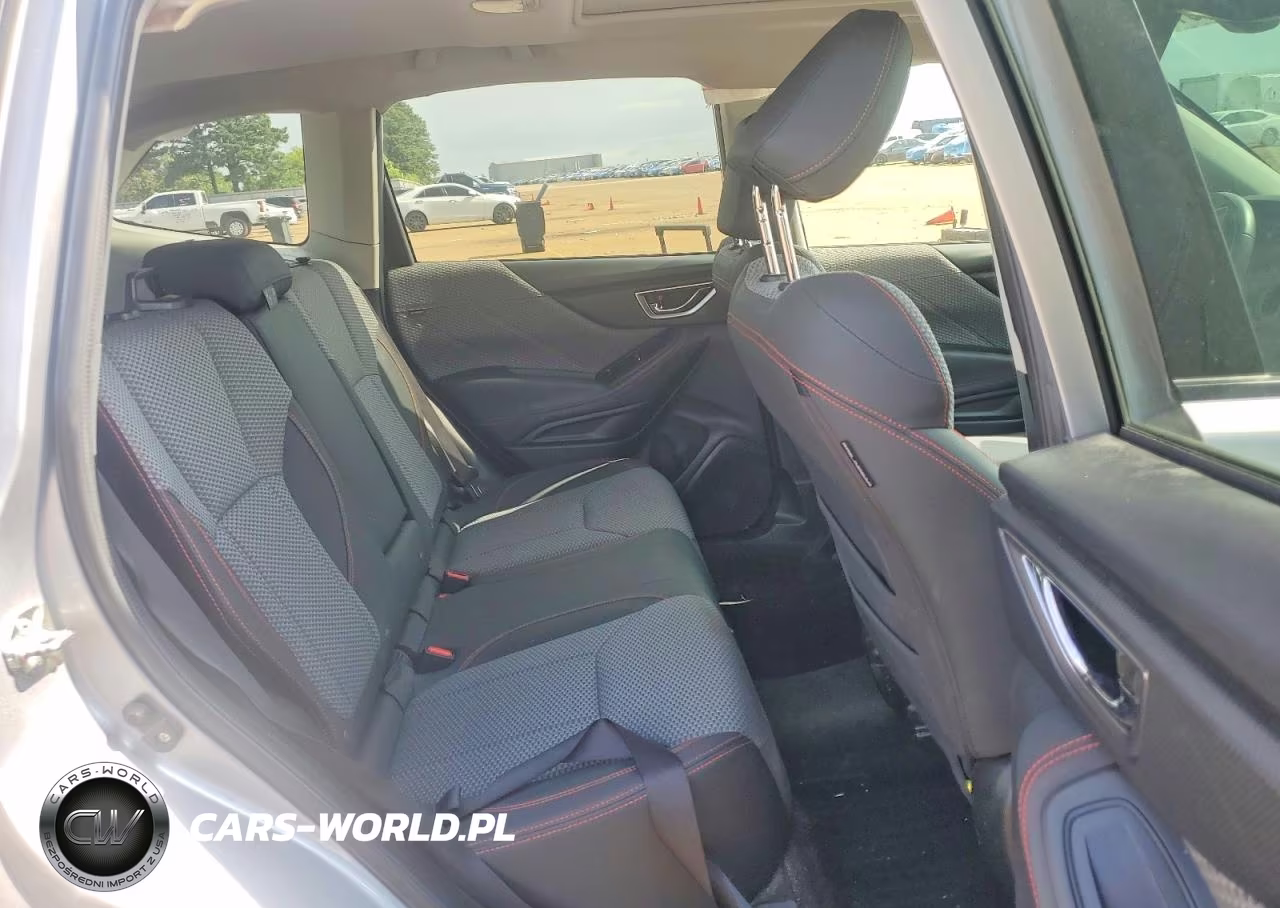 2019 Subaru Forester Sport VIN:JF2SKAPCXKH400825 - 10