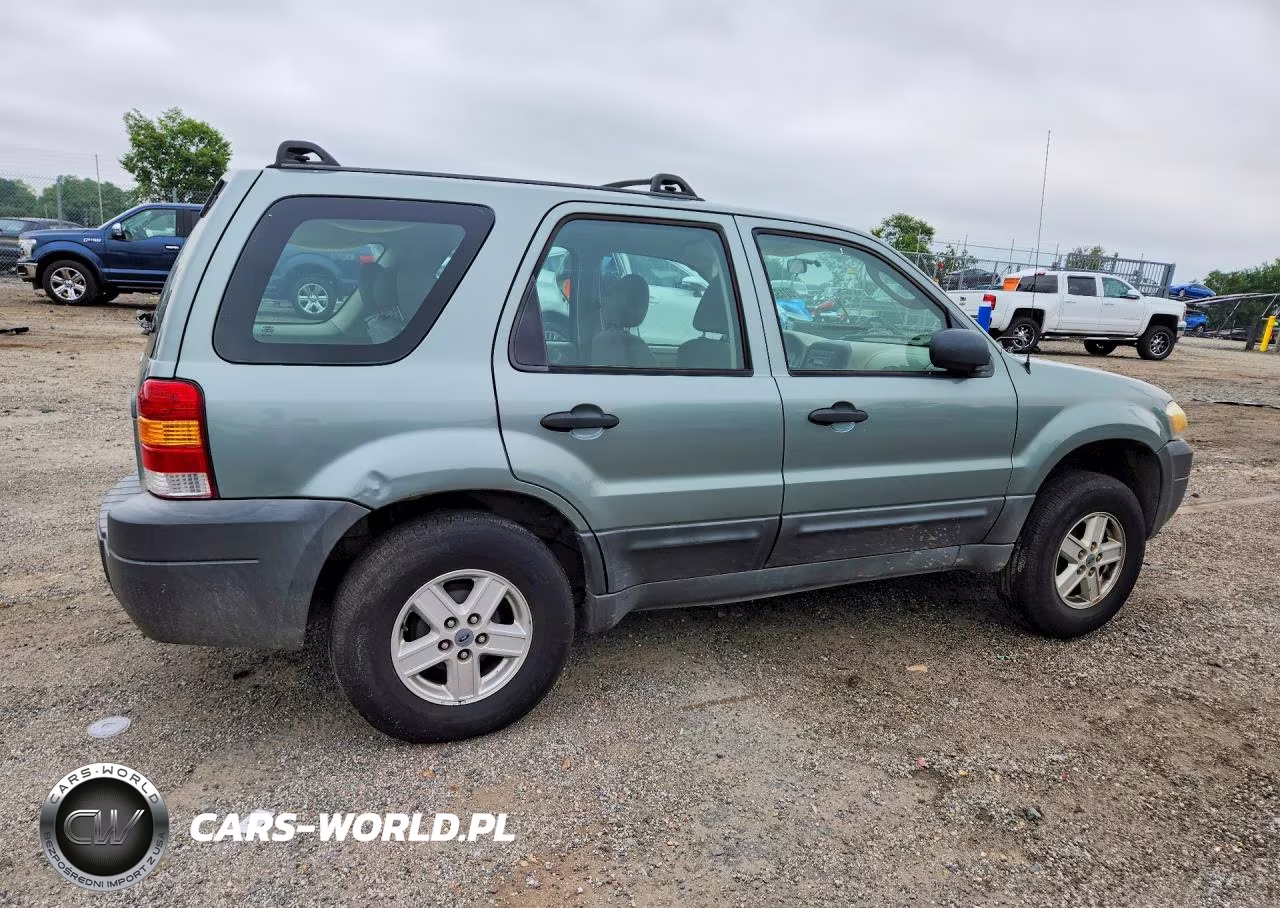 2005 Ford Escape Xls VIN:1FMYU92Z85KD86231 - 3