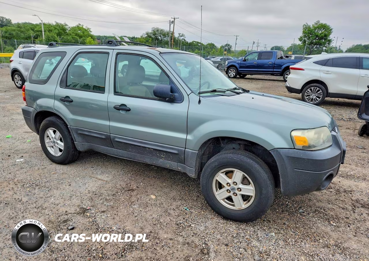 2005 Ford Escape Xls VIN:1FMYU92Z85KD86231 - 4