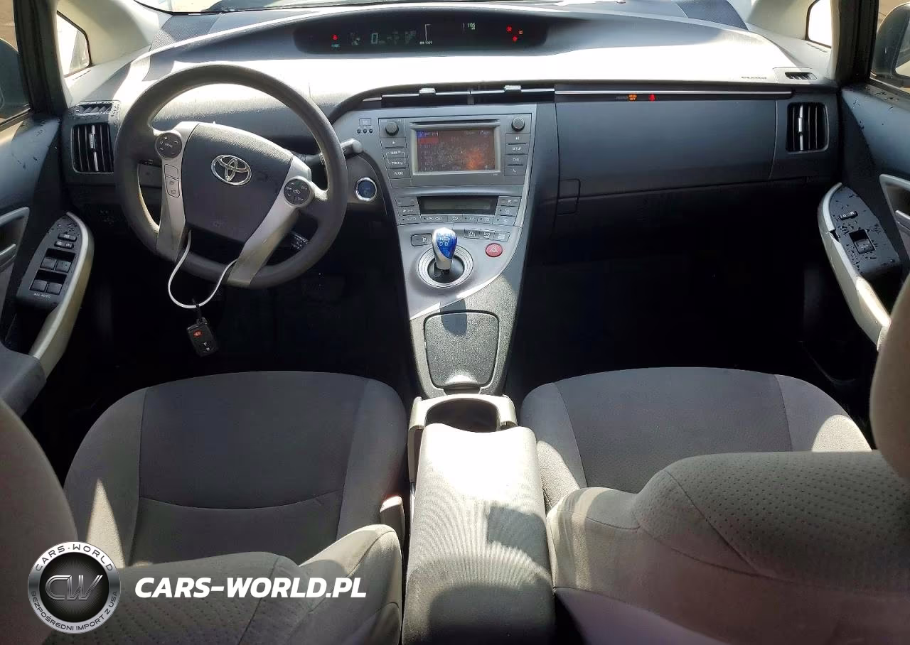 2013 Toyota Prius Two VIN:JTDKN3DU0D5681469 - 8