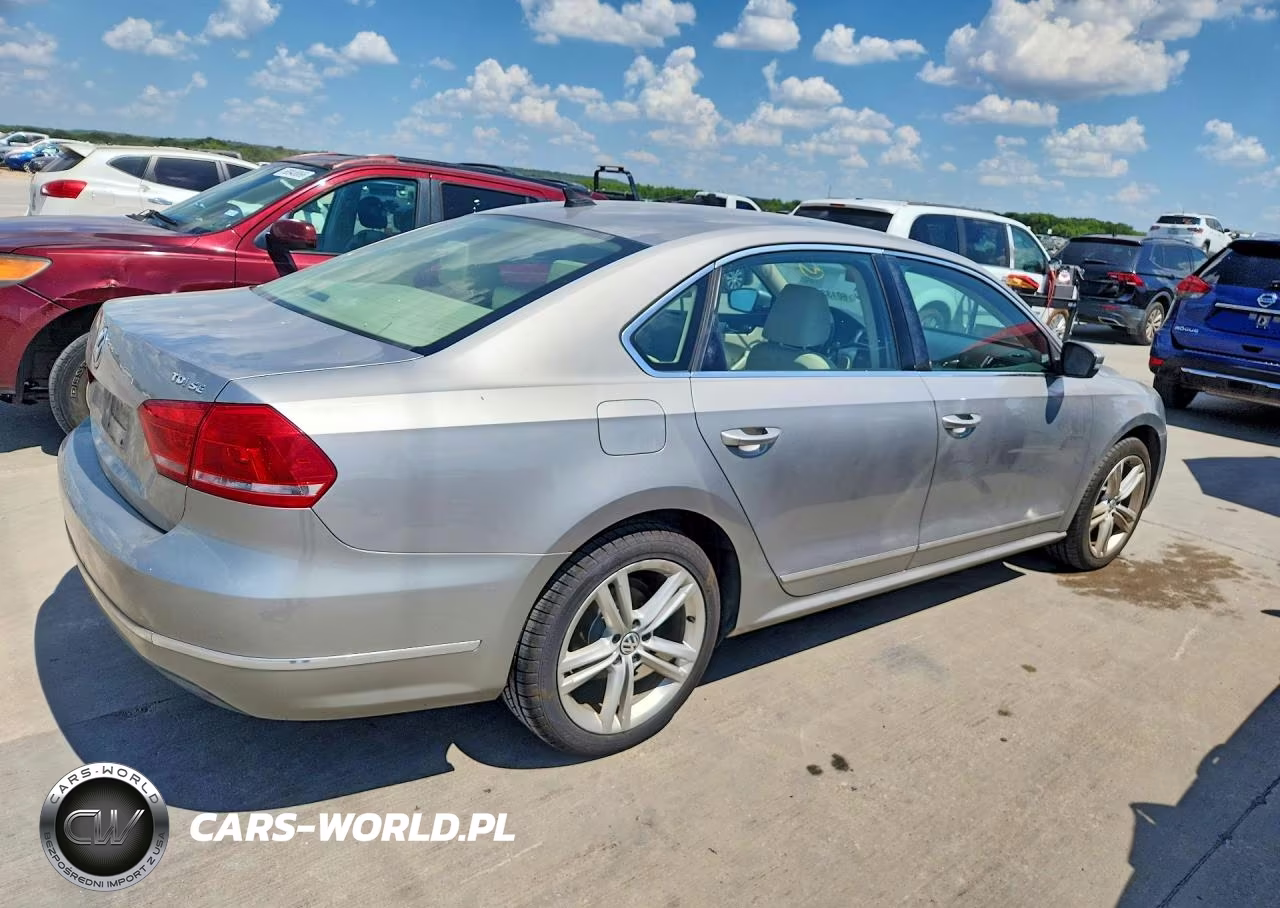 2013 Volkswagen Passat Se VIN:1VWBN7A38DC112381 - 3