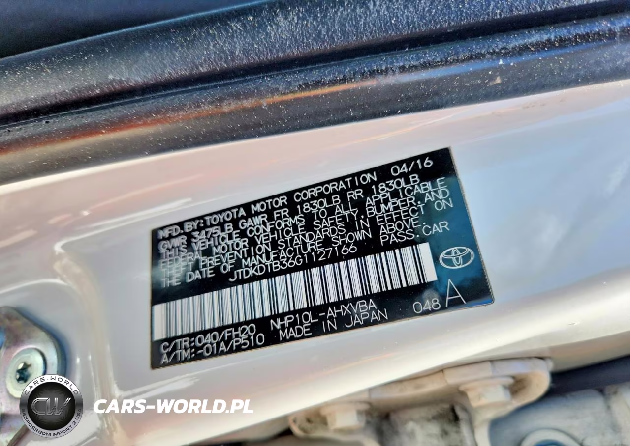 2016 Toyota Prius C One VIN:JTDKDTB36G1127166 - 13