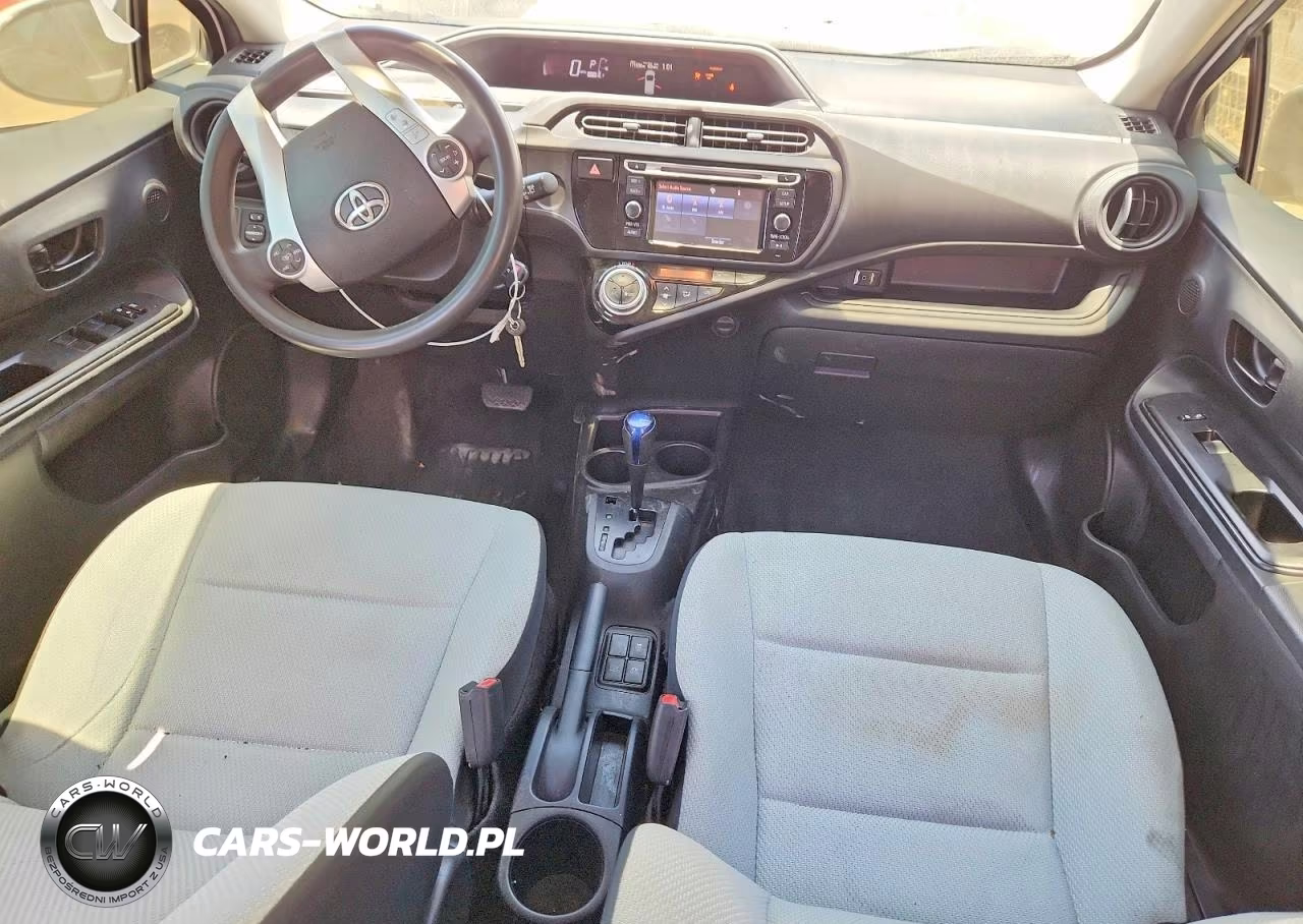 2016 Toyota Prius C One VIN:JTDKDTB36G1127166 - 8