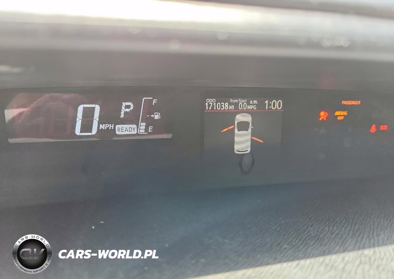 2016 Toyota Prius C One VIN:JTDKDTB36G1127166 - 9