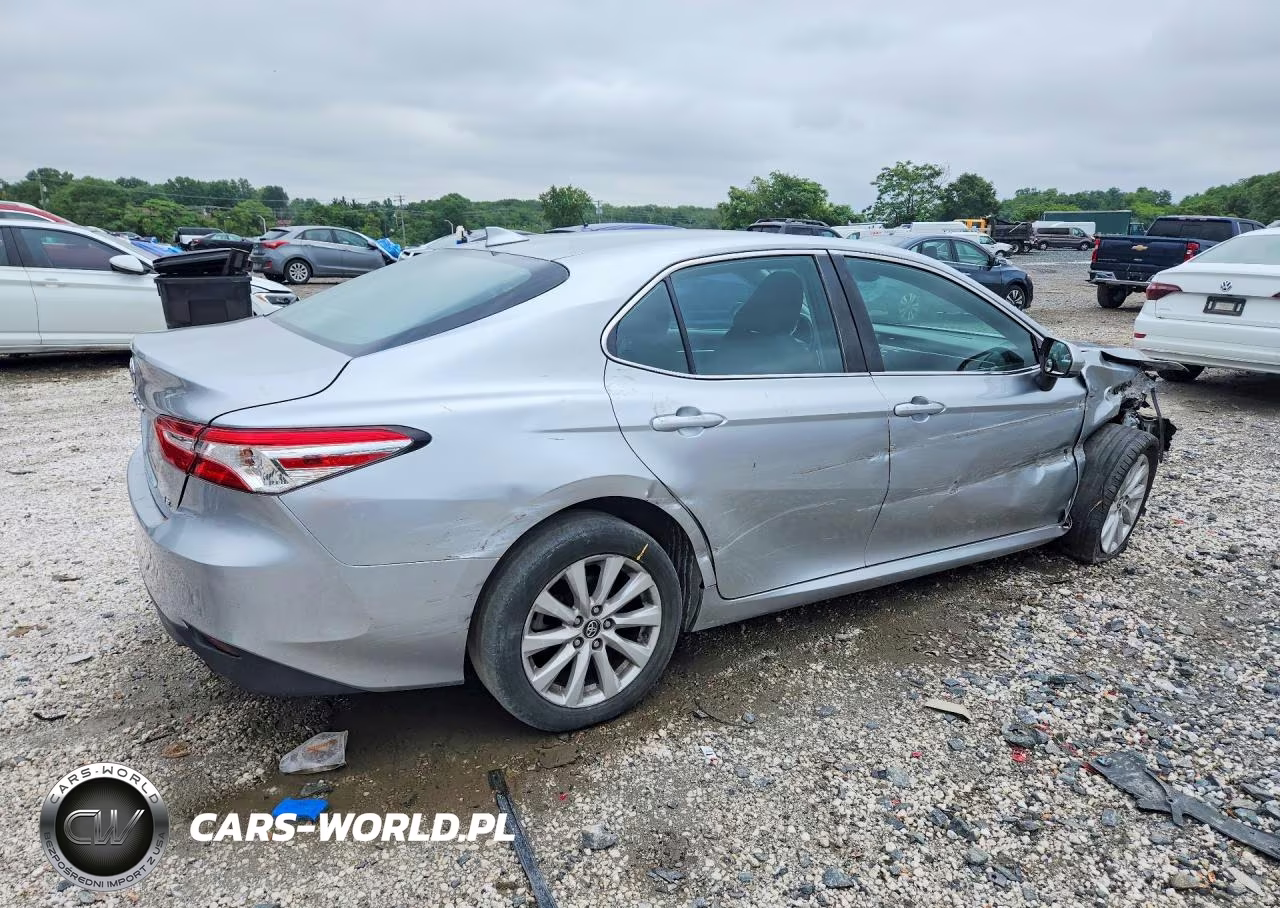 2020 Toyota Camry Le VIN:4T1C11AK0LU347126 - 3