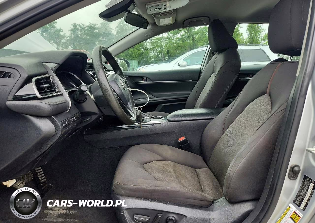 2020 Toyota Camry Le VIN:4T1C11AK0LU347126 - 7