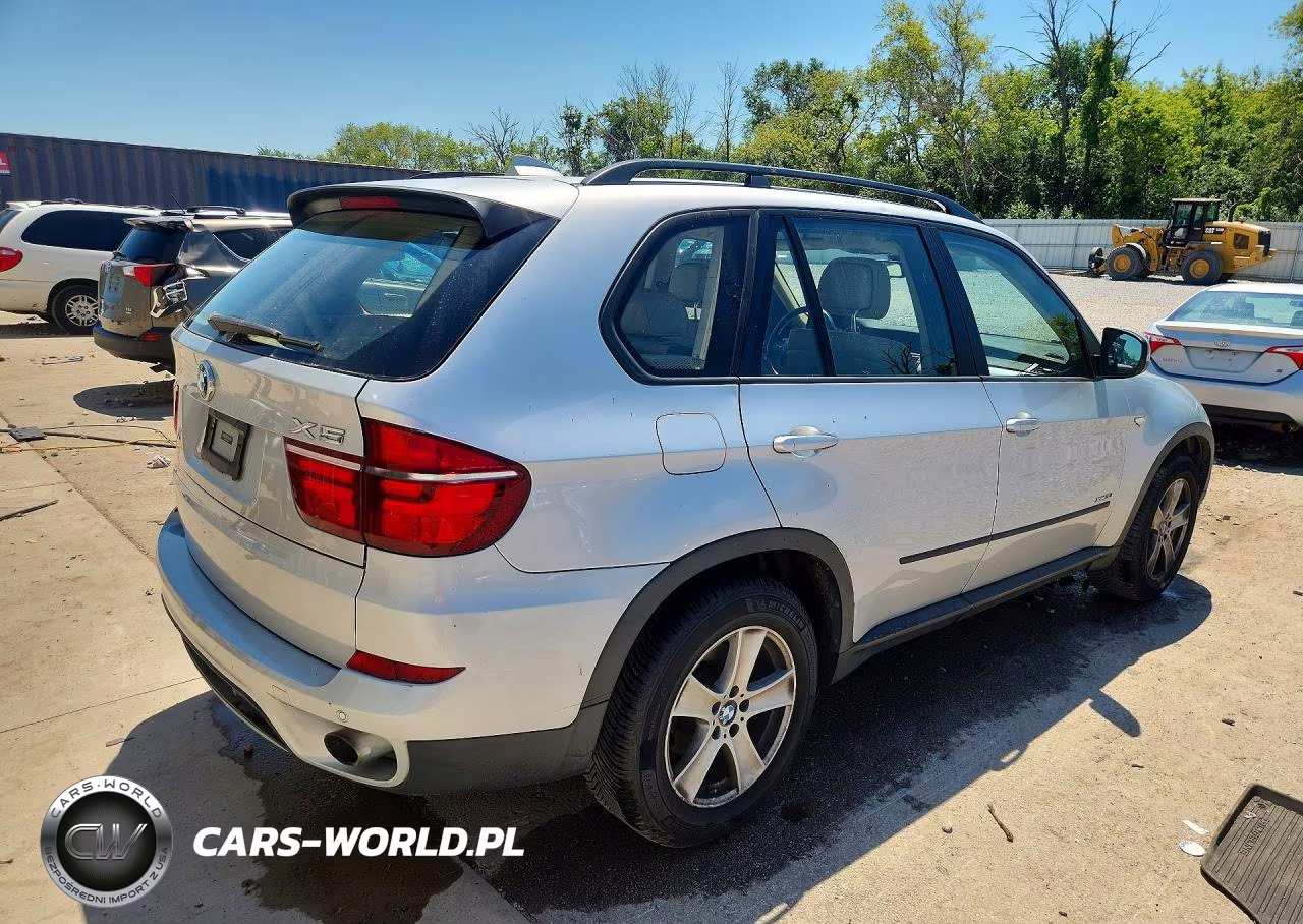 2013 BMW X5 xDrive35I VIN:5UXZV4C59DL992438 - 3