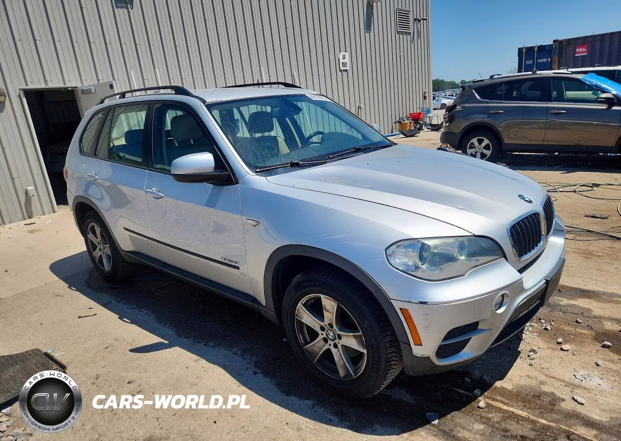 2013 BMW X5 xDrive35I VIN:5UXZV4C59DL992438 - 4