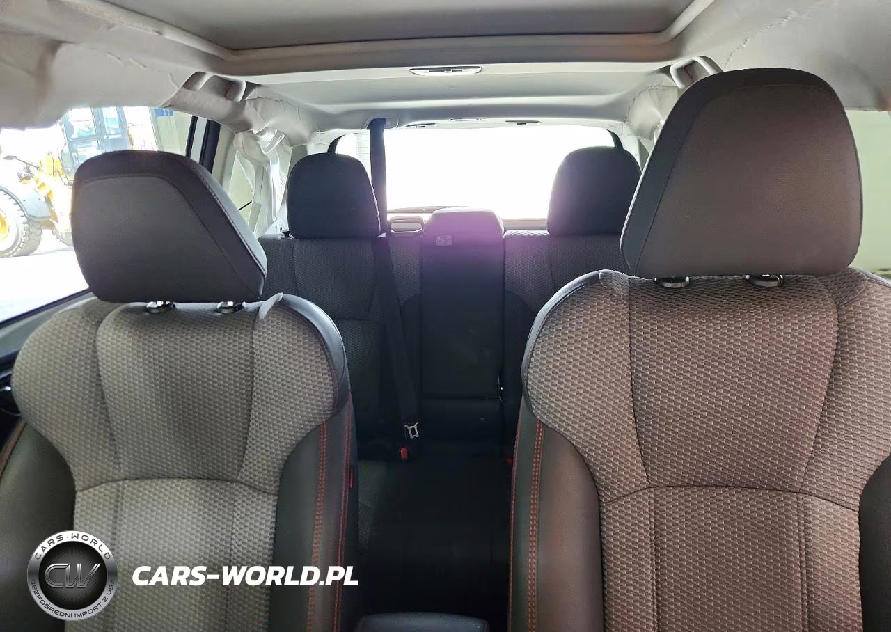 2023 Subaru Forester Sport VIN:JF2SKAJC7PH538208 - 10