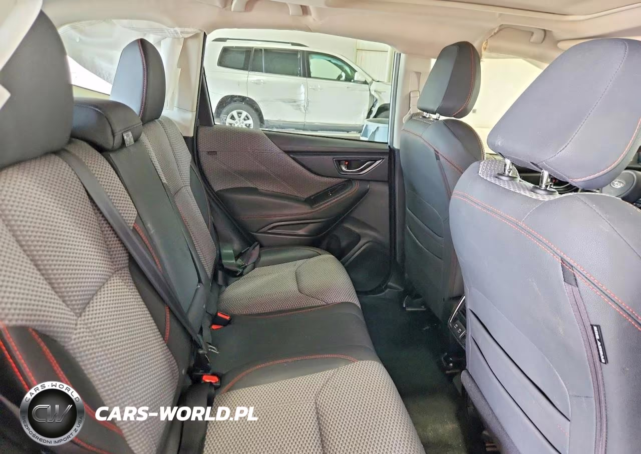 2023 Subaru Forester Sport VIN:JF2SKAJC7PH538208 - 11