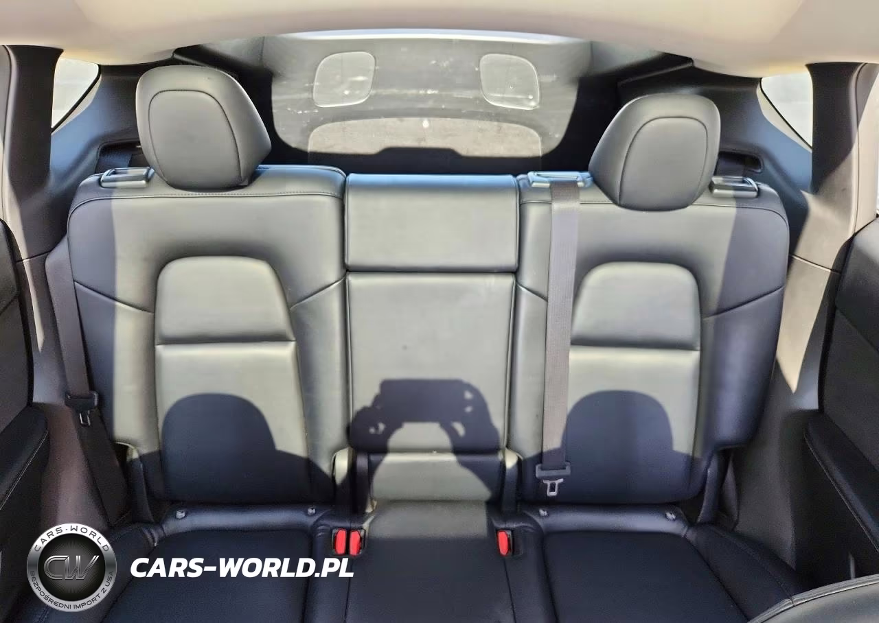 2022 Tesla Model Y VIN:7SAYGDEE9NF481940 - 10