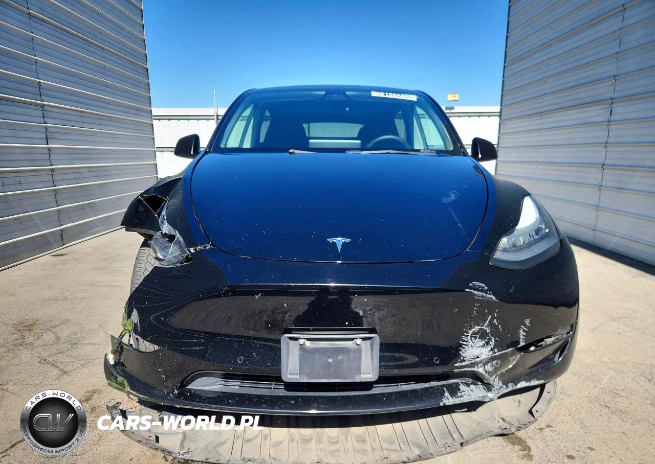 2022 Tesla Model Y VIN:7SAYGDEE9NF481940 - 5