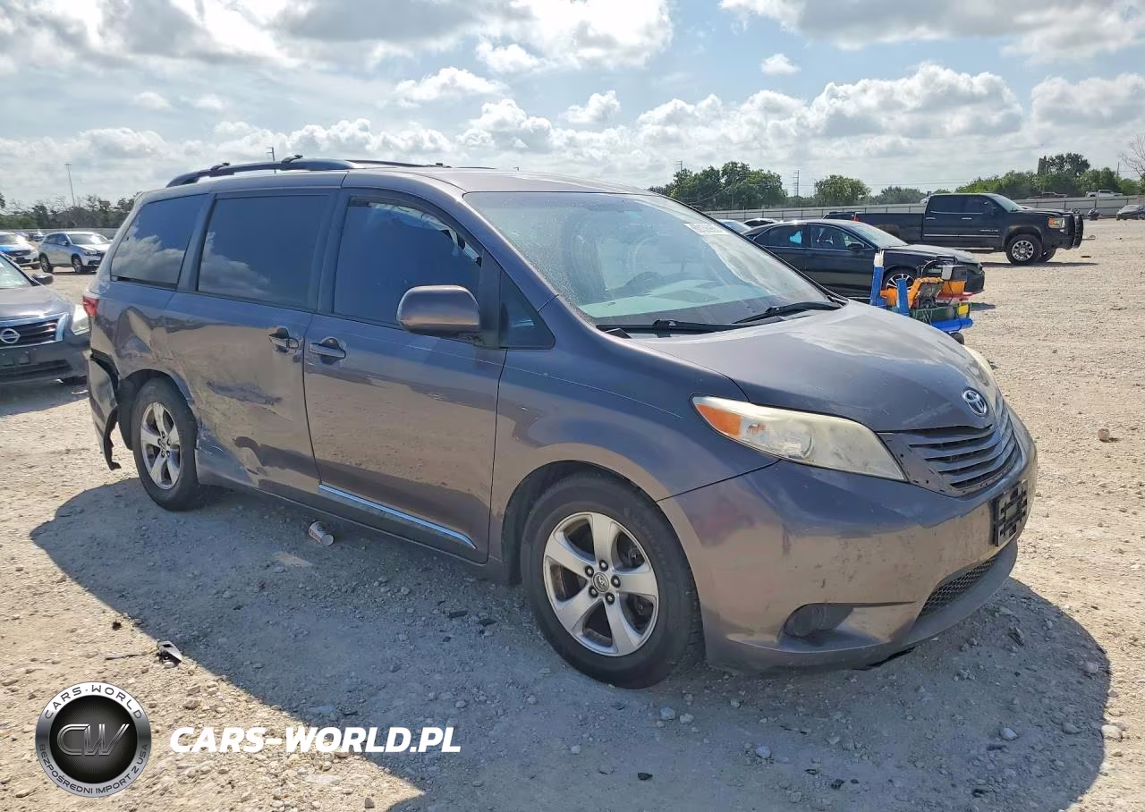 2015 Toyota Sienna Le VIN:5TDKK3DC4FS568573 - 4