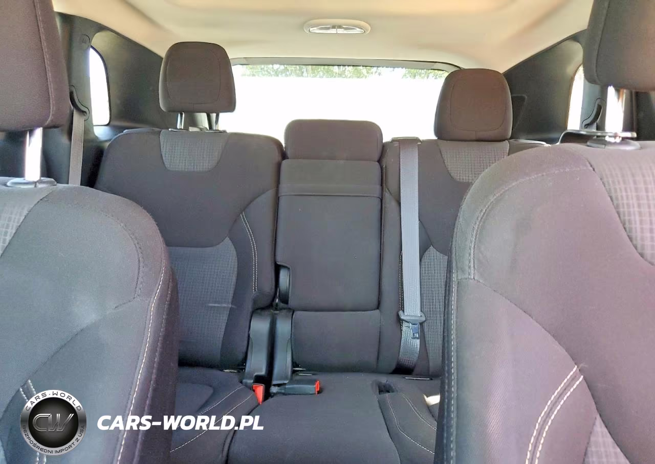 2015 Jeep Cherokee Latitude VIN:1C4PJMCS7FW768399 - 10