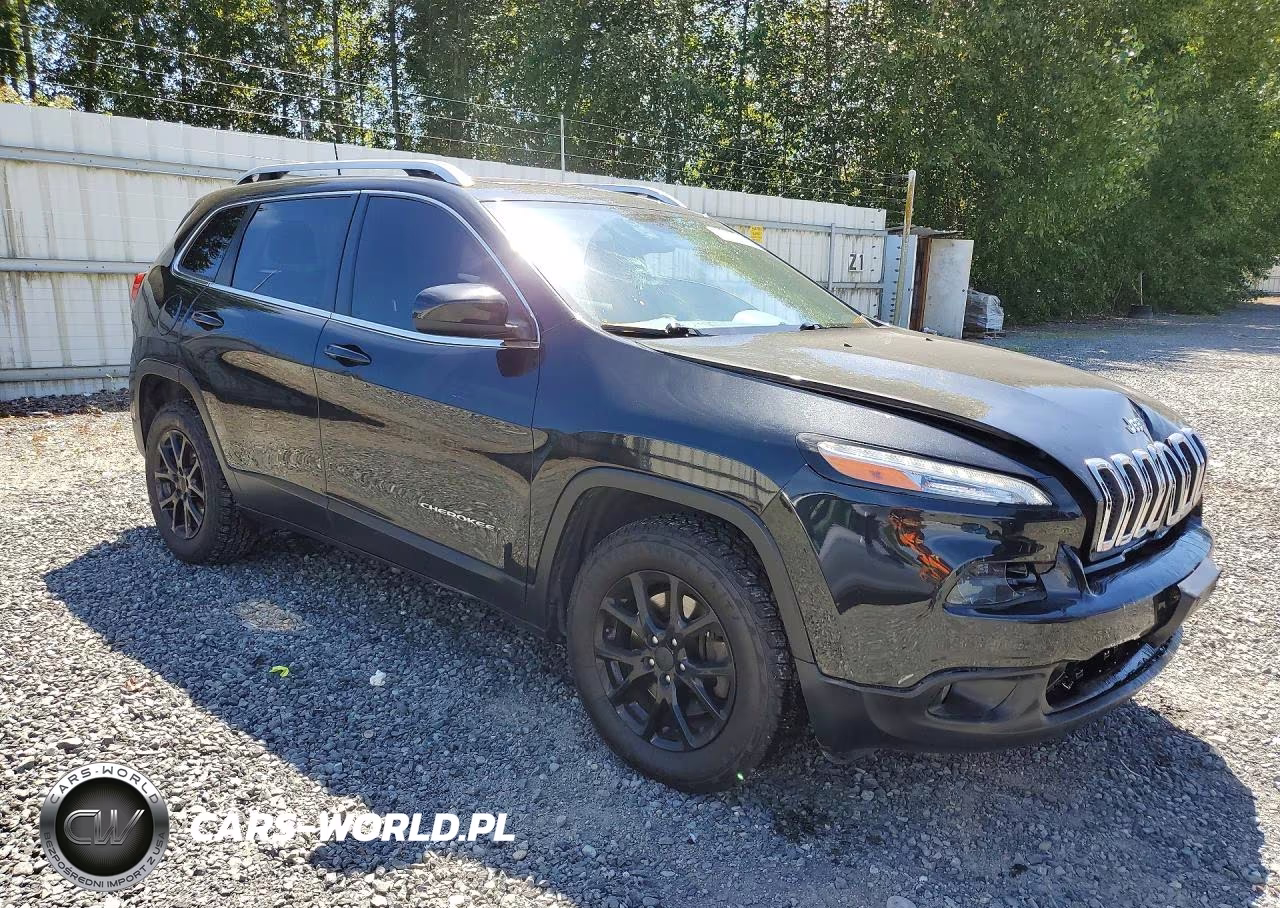 2015 Jeep Cherokee Latitude VIN:1C4PJMCS7FW768399 - 4