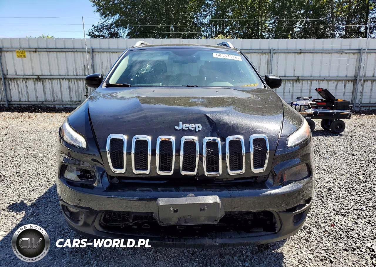2015 Jeep Cherokee Latitude VIN:1C4PJMCS7FW768399 - 5