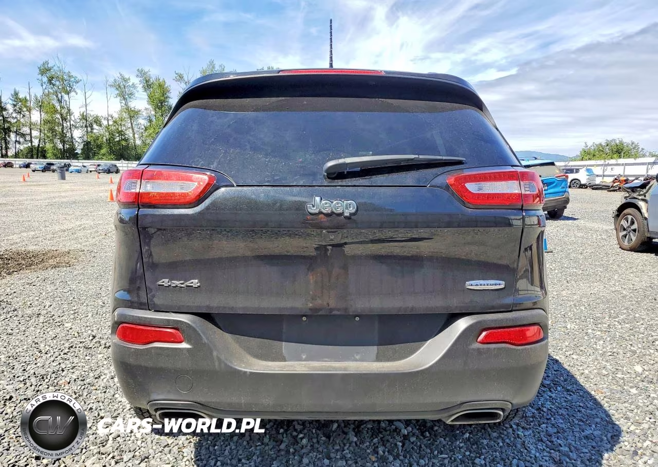 2015 Jeep Cherokee Latitude VIN:1C4PJMCS7FW768399 - 6