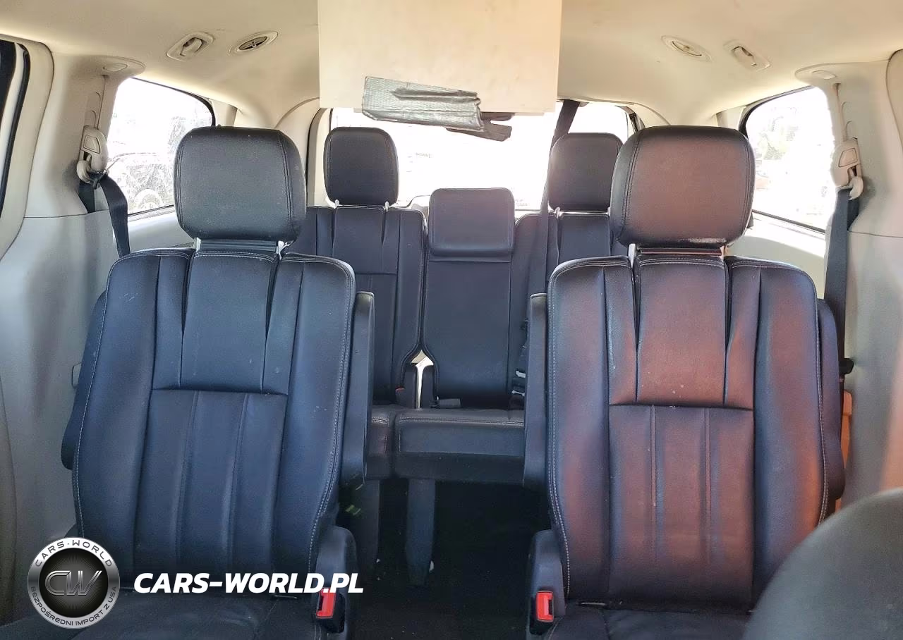 2014 Chrysler Town & Country Touring VIN:2C4RC1BG4ER446177 - 10