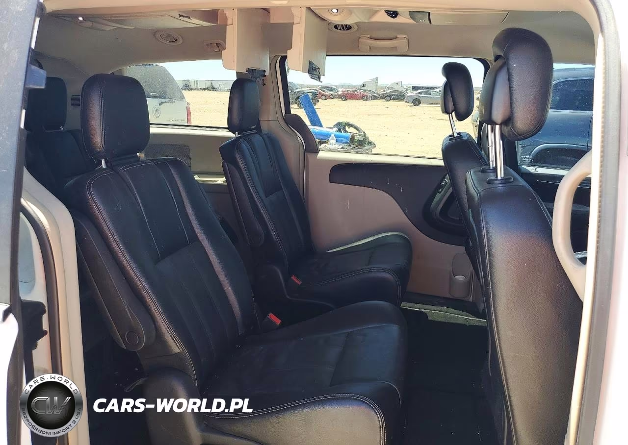 2014 Chrysler Town & Country Touring VIN:2C4RC1BG4ER446177 - 11