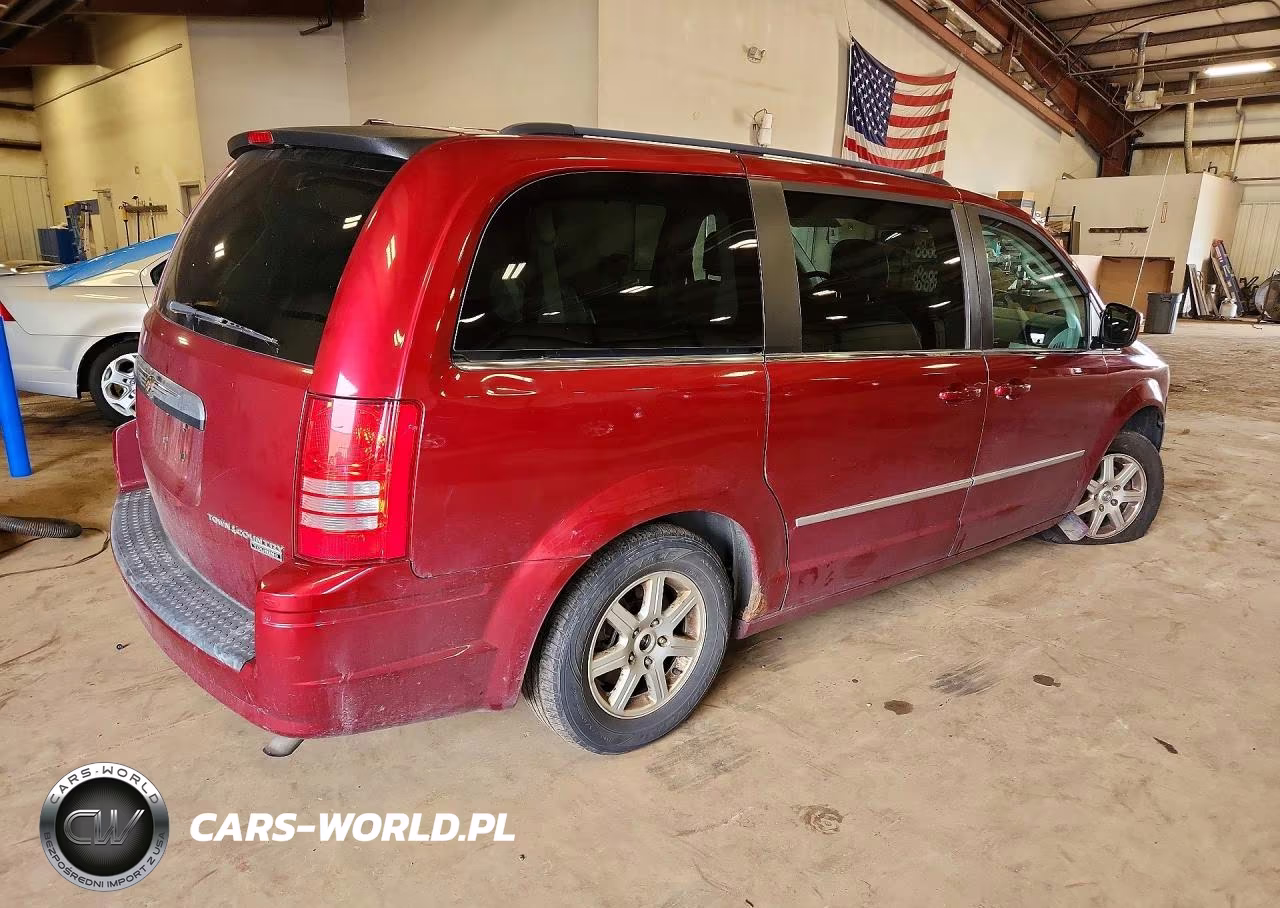2010 Chrysler Town & Country Touring Plus VIN:2A4RR8D14AR449858 - 3
