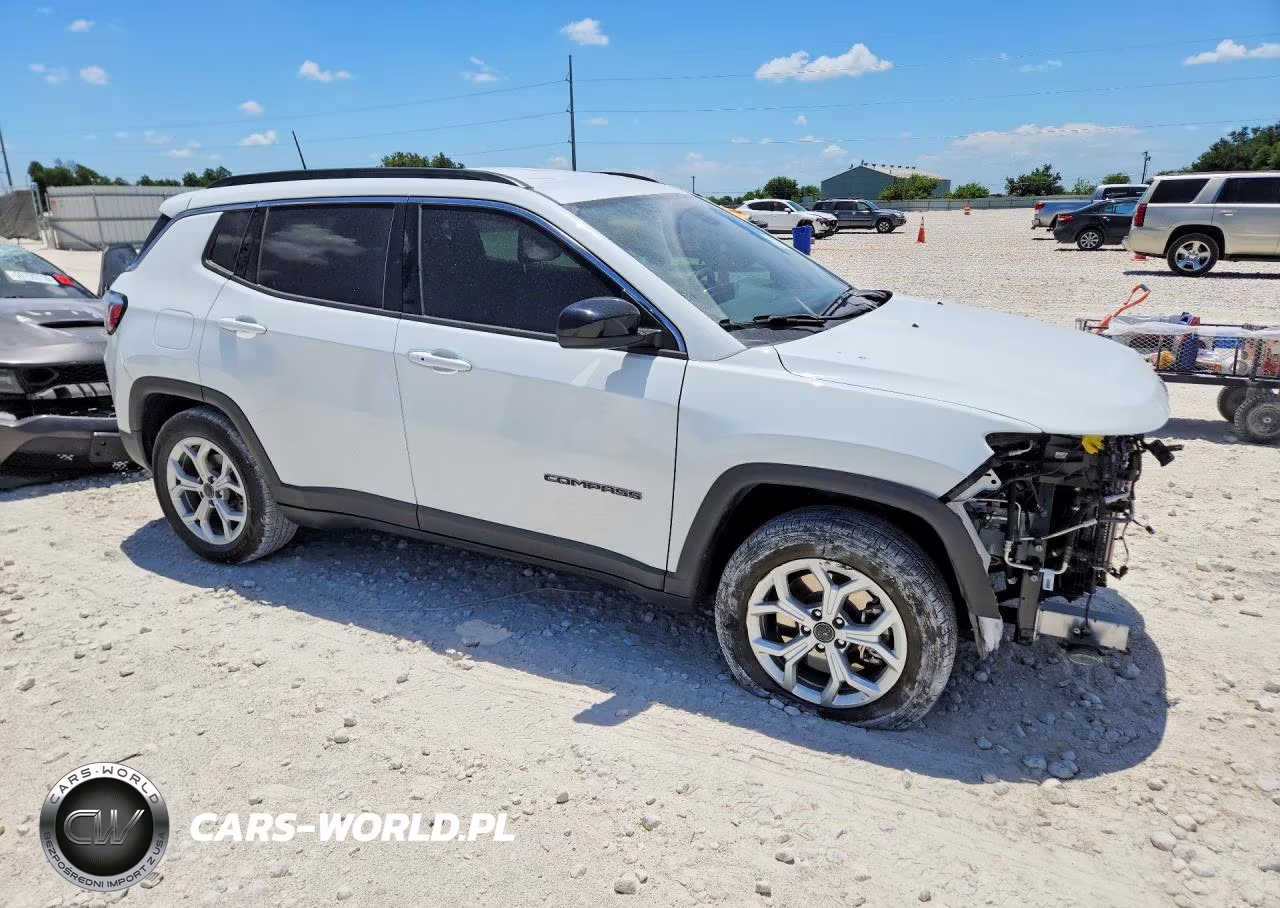 2025 Jeep Compass Latitude VIN:3C4NJDBNXST559810 - 4