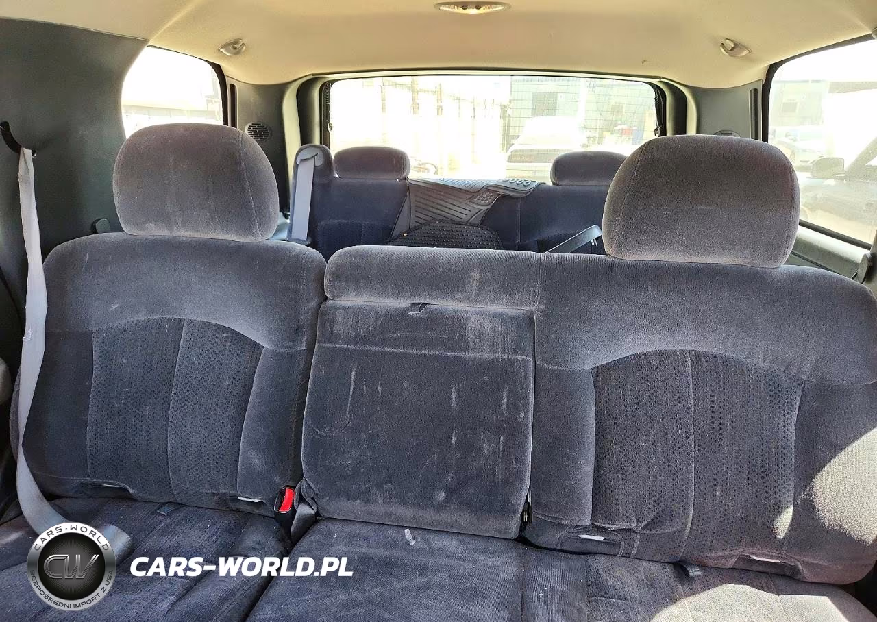 2002 Chevrolet Tahoe C1500 VIN:1GNEC13V82R222219 - 10