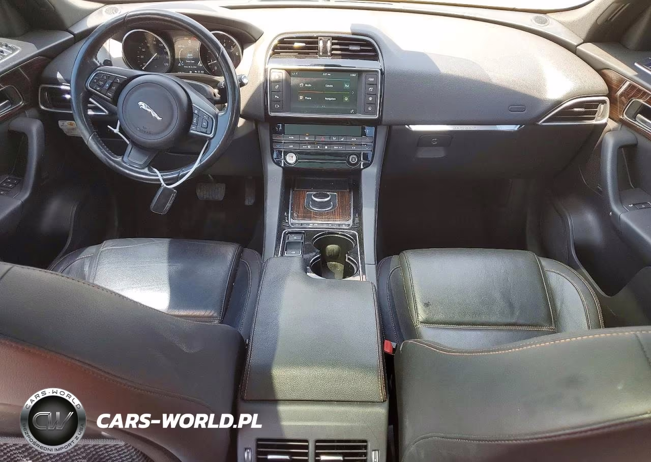 2017 Jaguar F-Pace Prestige VIN:SADCK2BV6HA096674 - 8