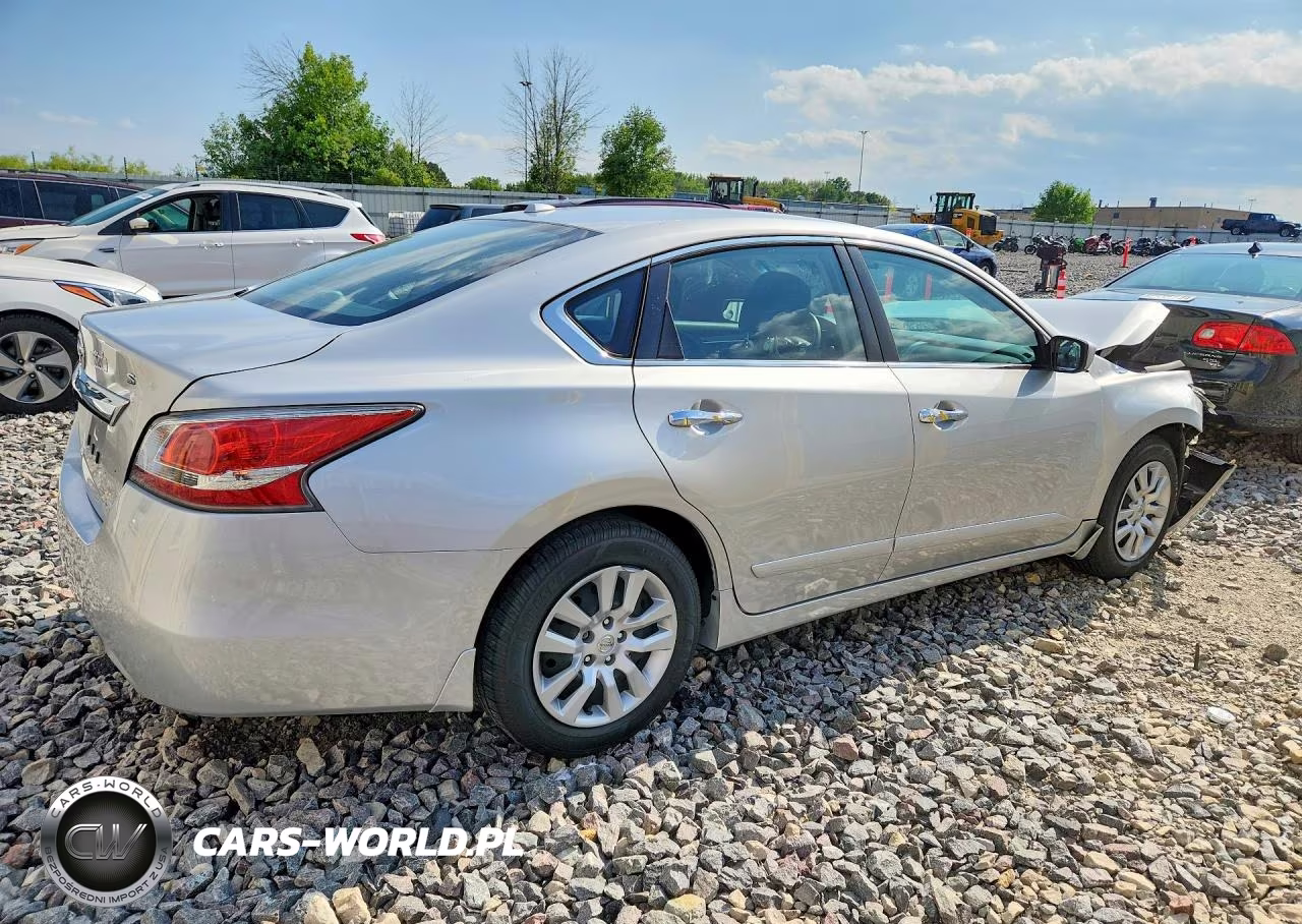 2015 Nissan Altima 2.5 S VIN:1N4AL3AP8FC114723 - 3