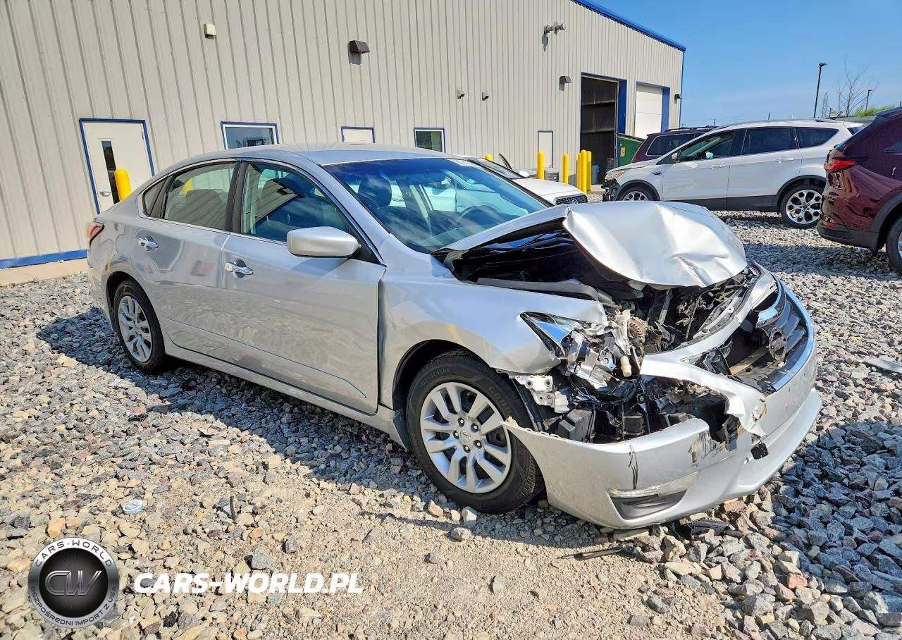 2015 Nissan Altima 2.5 S VIN:1N4AL3AP8FC114723 - 4