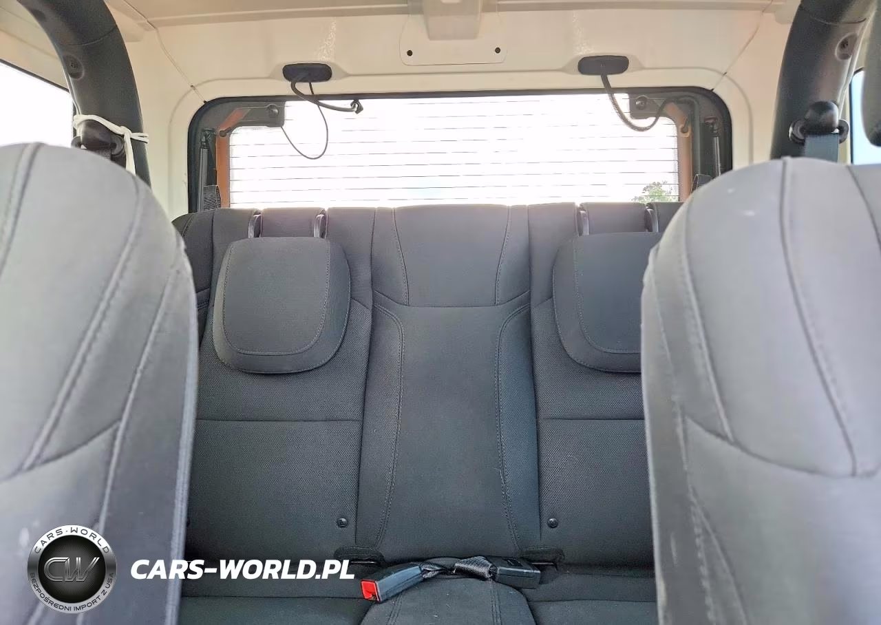 2018 Jeep Wrangler Sport VIN:1C4GJXAN1JW305164 - 10