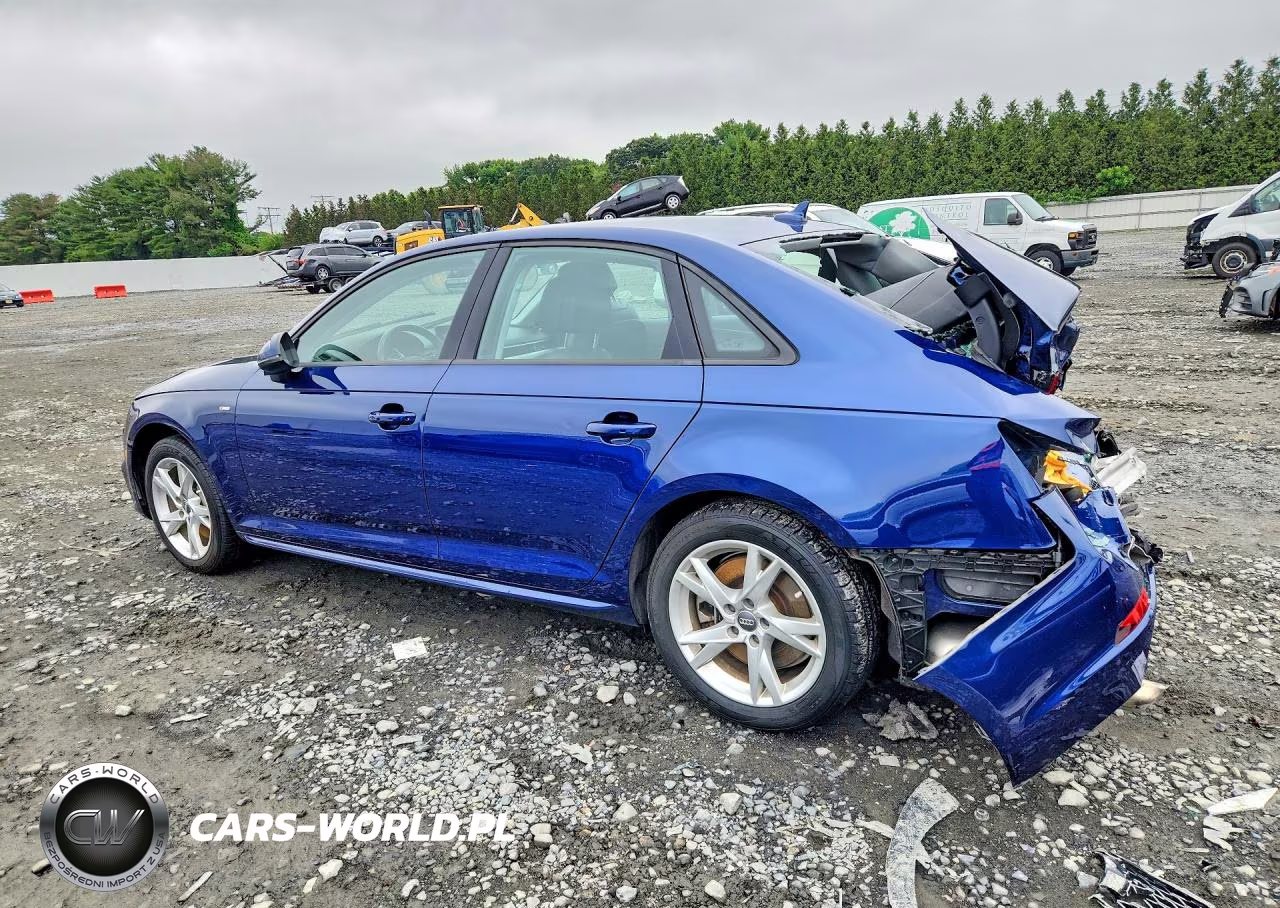 2018 Audi A4 Premium VIN:WAUDNAF42JA065573 - 2