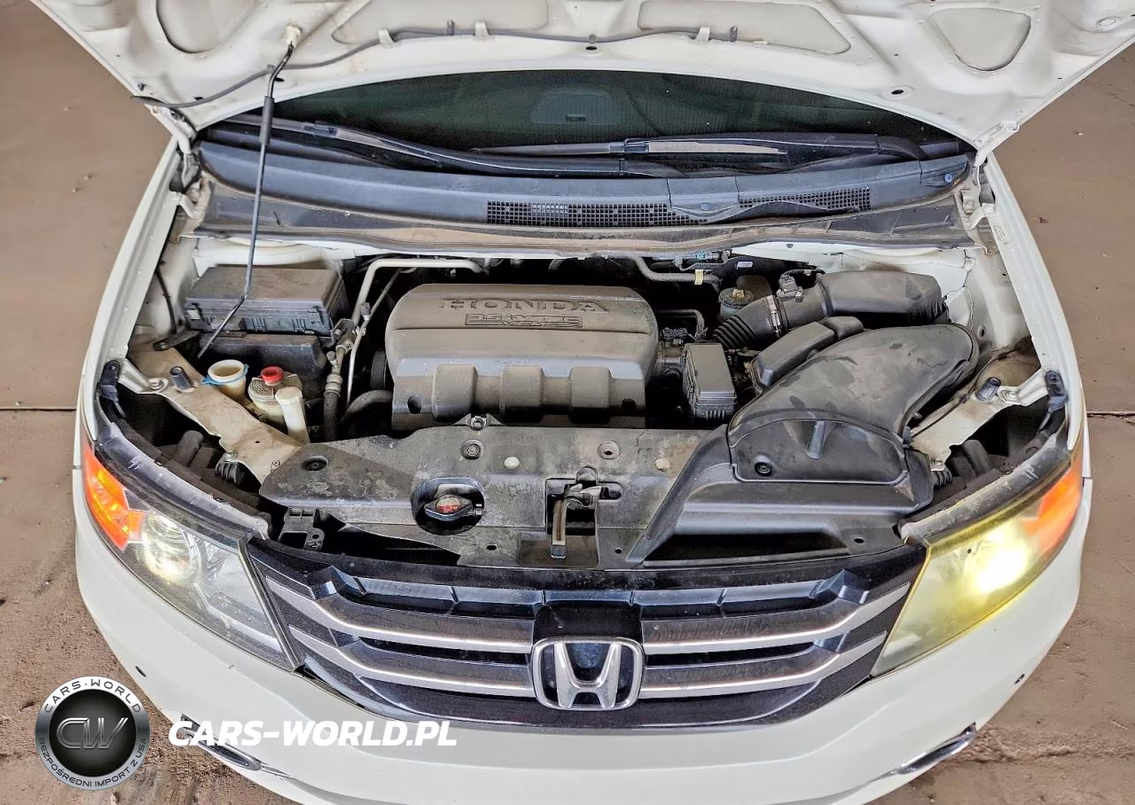 2014 Honda Odyssey Touring VIN:5FNRL5H99EB042402 - 12