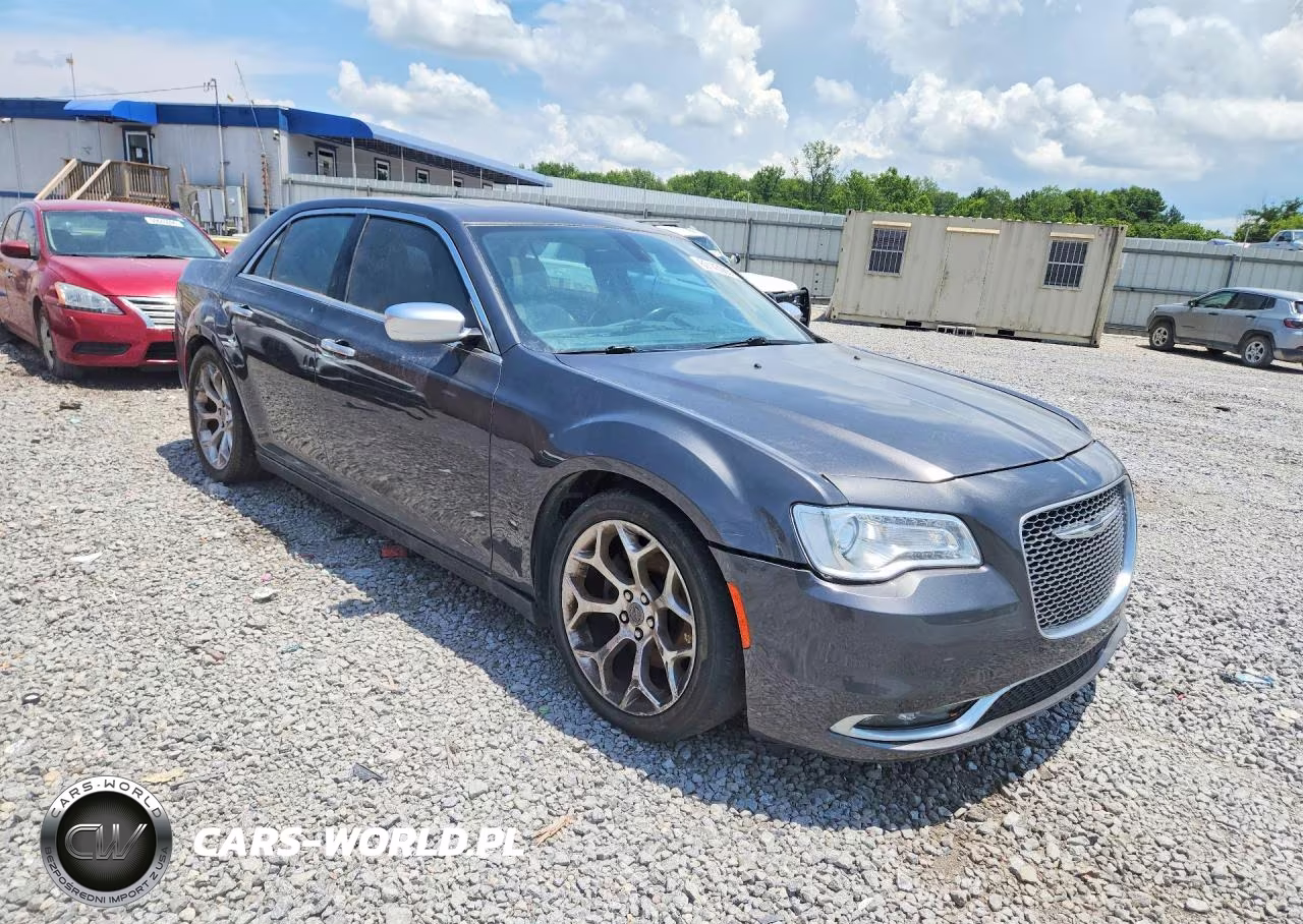 2016 Chrysler 300C Platinum VIN:2C3CCAPT5GH198353 - 4