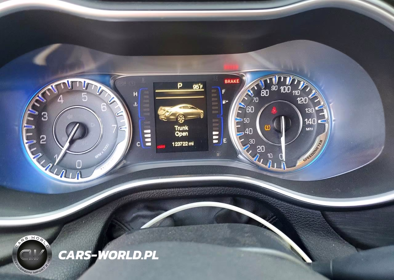 2015 Chrysler 200 Limited VIN:1C3CCCABXFN533575 - 9