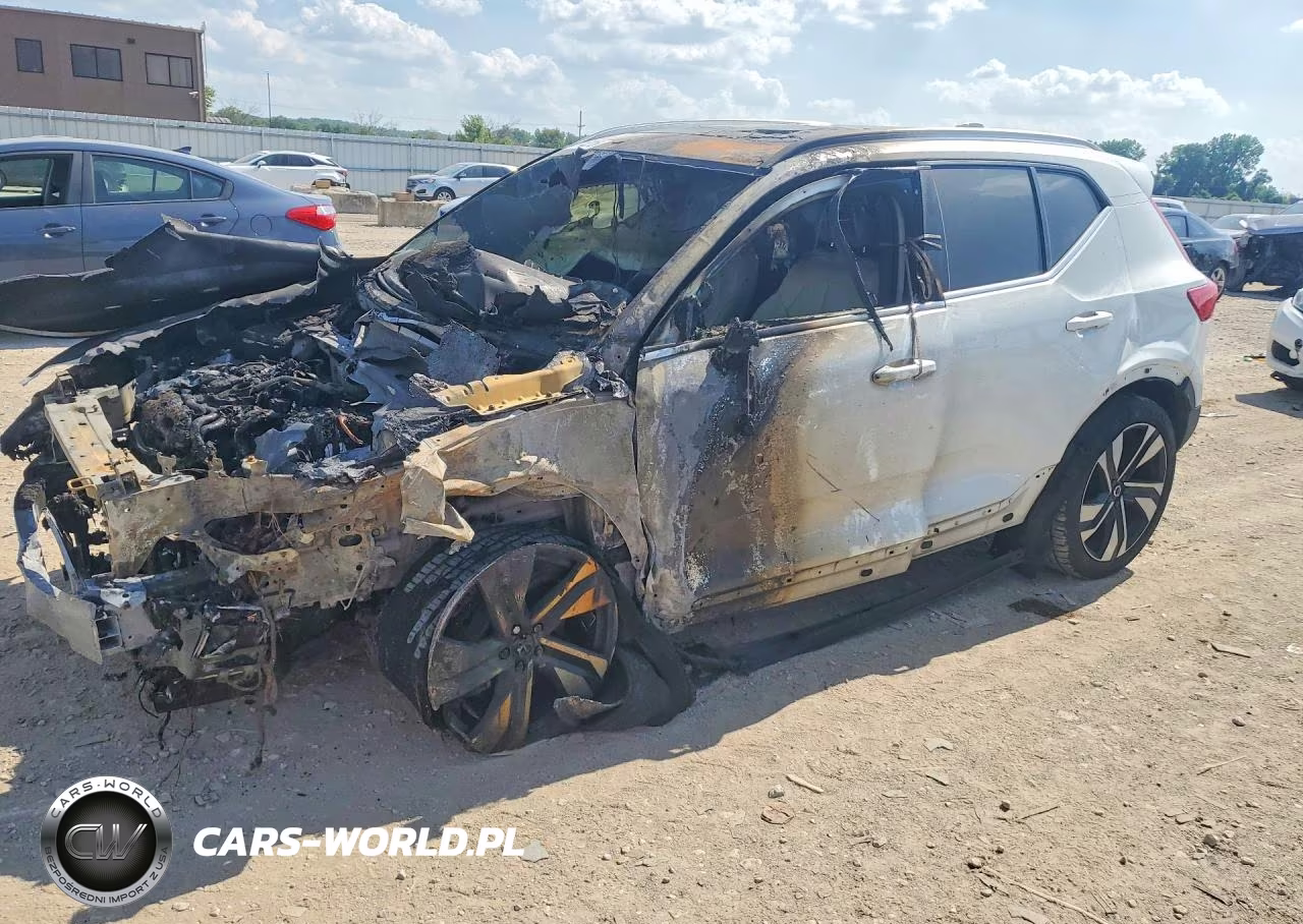 2023 Volvo Xc40 Ultimate – zdjęcie 1 z 12