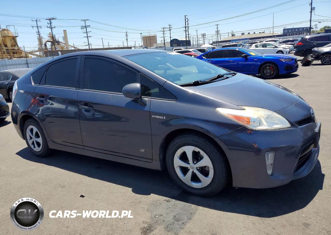 2012 Toyota Prius Two VIN:JTDKN3DU2C1545138 - 4
