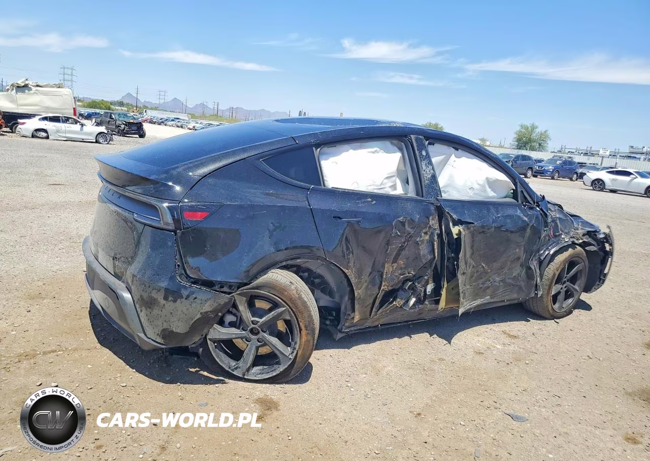 2026 Tesla Model Y VIN:7SAYGDED0TF540281 - 3
