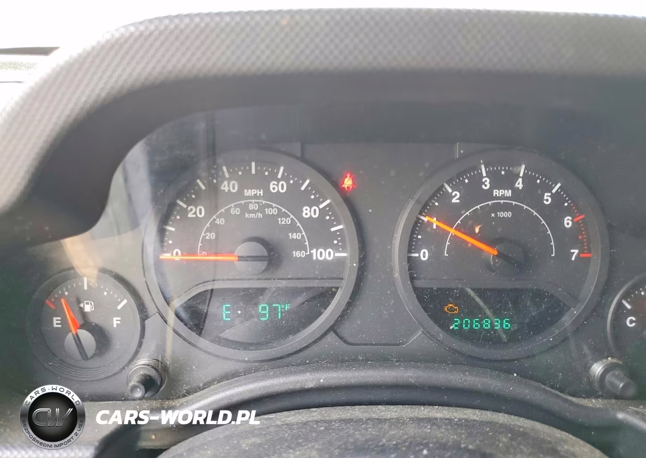 2008 Jeep Wrangler X VIN:1J8FA24108L626883 - 9