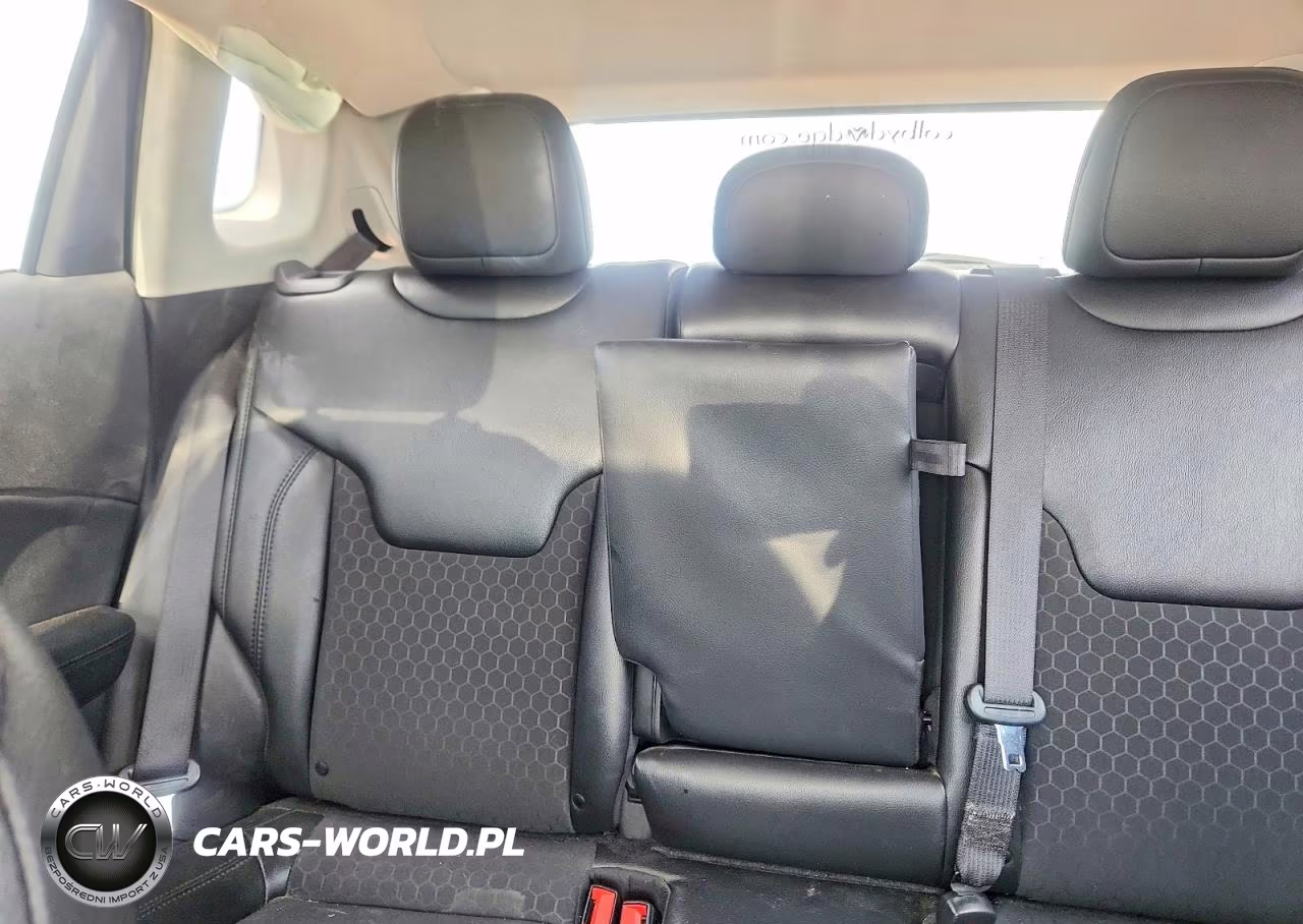 2020 Jeep Compass Latitude VIN:3C4NJDBBXLT165683 - 10