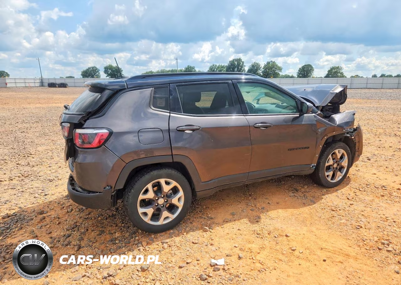 2020 Jeep Compass Latitude VIN:3C4NJDBBXLT165683 - 3