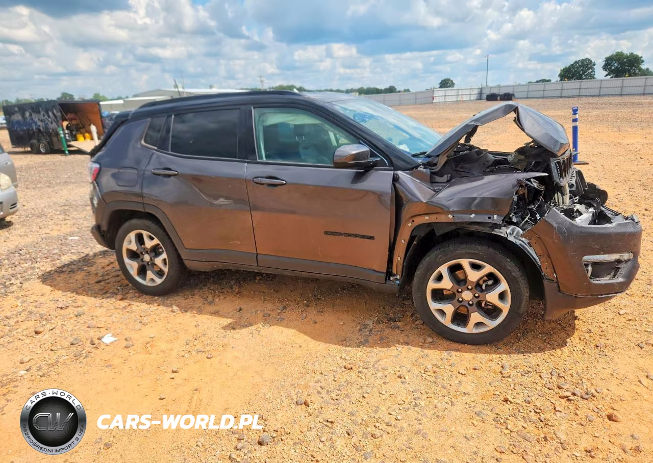 2020 Jeep Compass Latitude VIN:3C4NJDBBXLT165683 - 4