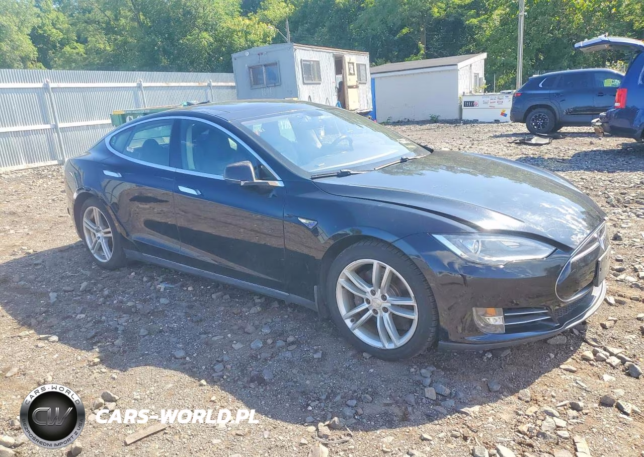 2013 Tesla Model S VIN:5YJSA1CN1DFP12575 - 4