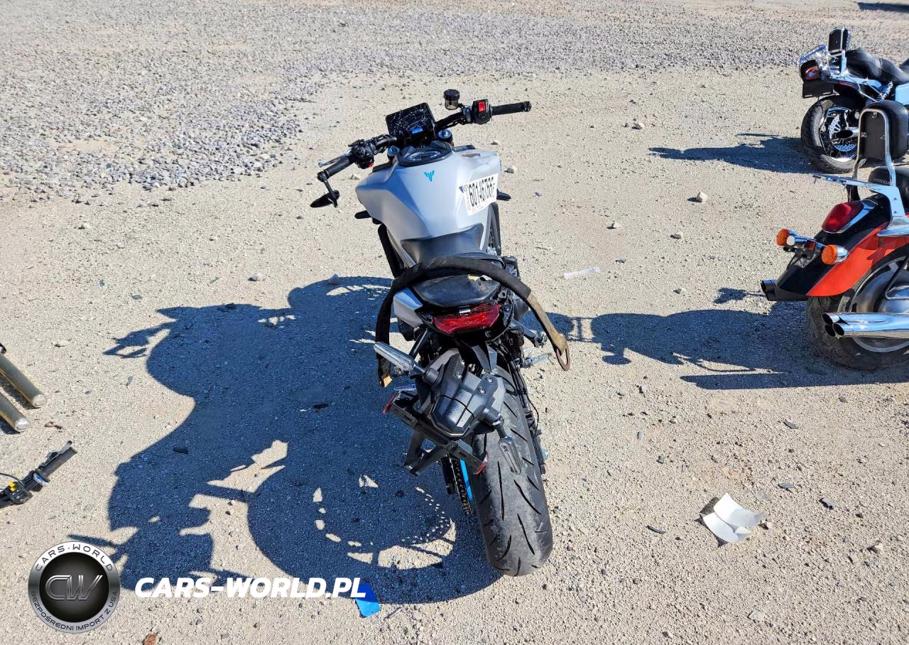 2025 Yamaha Mt09 VIN:JYARN94E2SA003638 - 4