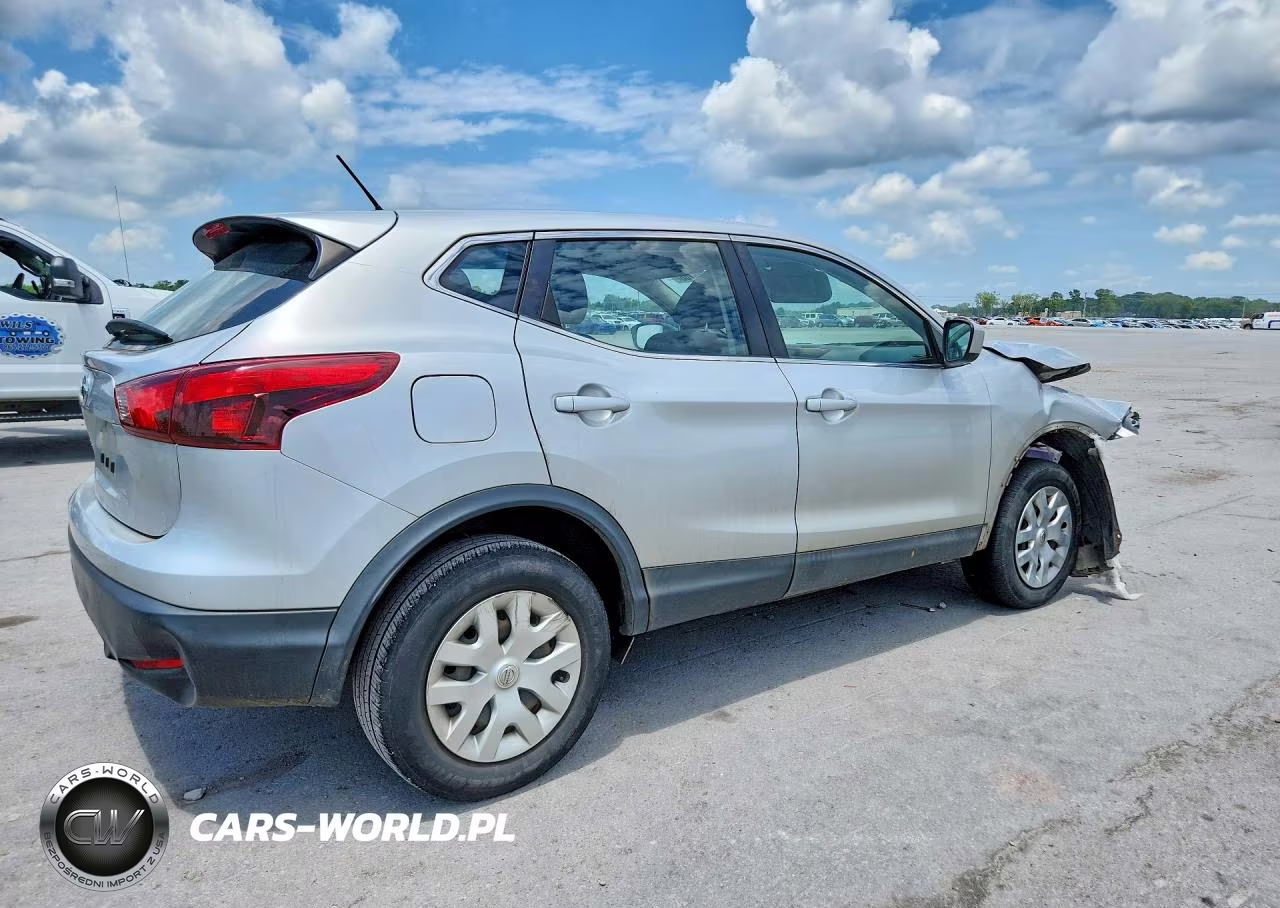 2018 Nissan Rogue Sport S VIN:JN1BJ1CP4JW156645 - 3