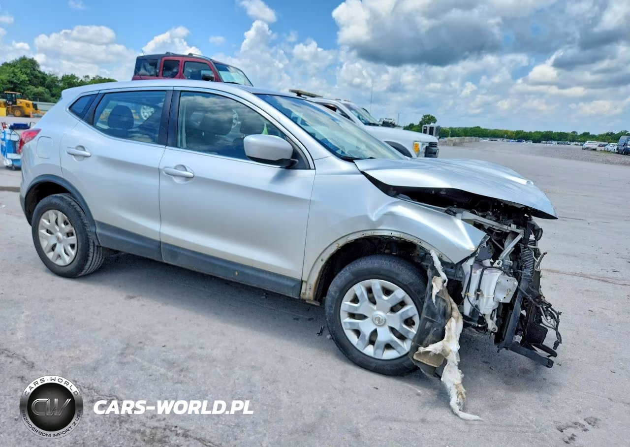 2018 Nissan Rogue Sport S VIN:JN1BJ1CP4JW156645 - 4