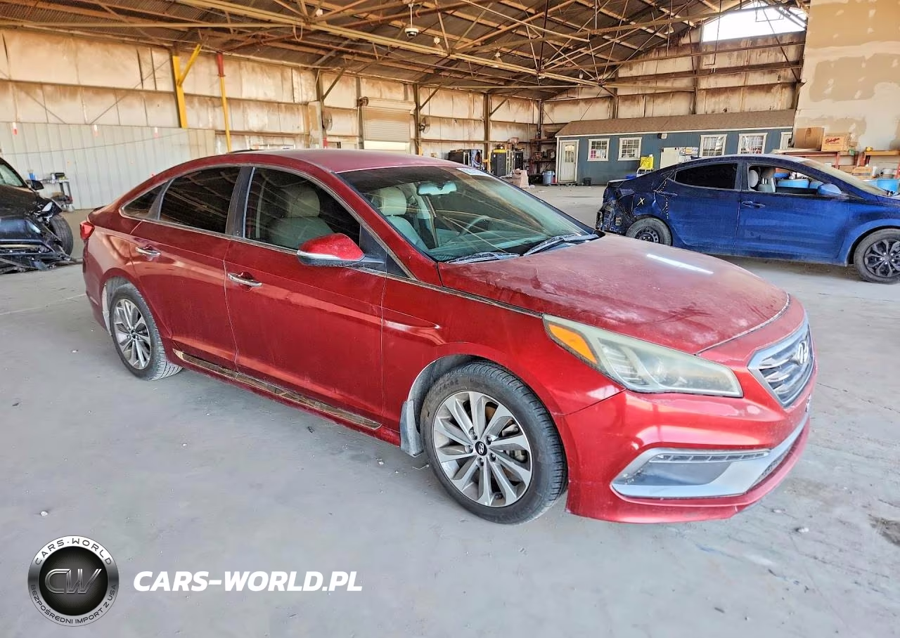 2016 Hyundai Sonata Sport VIN:5NPE34AF1GH419821 - 4